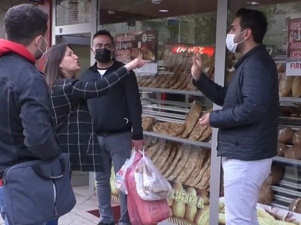 Iğdır'da Oluşan Pide Kuyruğunda Maske Tartışması Yaşandı
