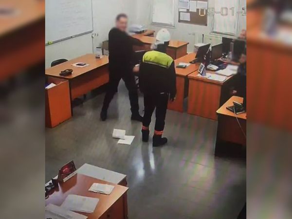 İşçilerin yemek ve servisini kesen patrondan yeni skandal! Çirkin muamele kameralara yakalandı