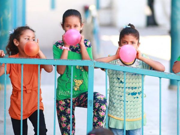 İşgalci İsrail’in Saldırılarına Maruz Kalan Filistinliler BM Okullarına Sığındı