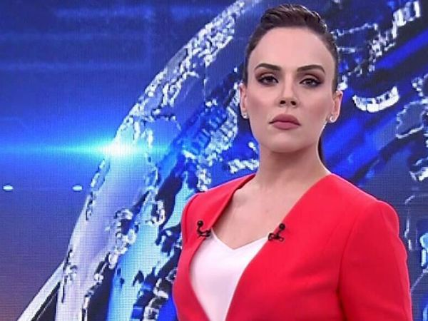 İşiyle Gündeme Gelmek İsteyen Buket Aydın'ın Pozları Şaşırttı!