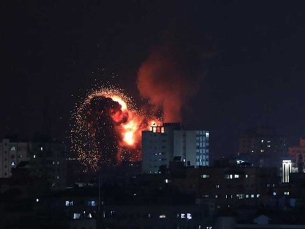 İsrail ordusu gece yarısı Gazze'nin güneyini vurdu