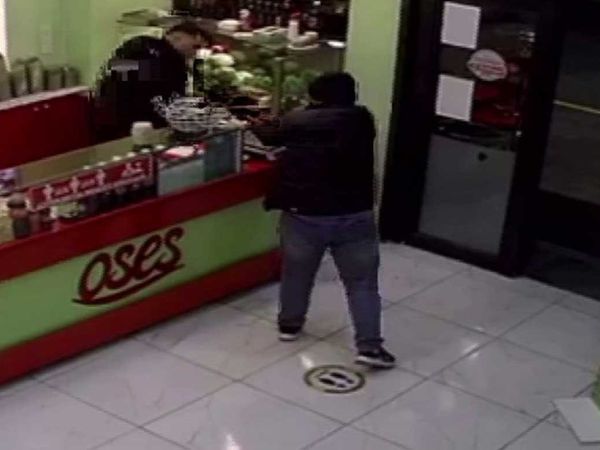 İstanbul Avcılar'da akılalmaz olay! Müşteri gibi girip çiğ köfteciyi kurşunladı: O anlar kameralara yansıdı