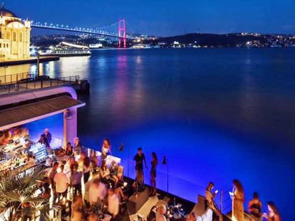 İstanbul Beşiktaş cinsel ilişkiye giren kişi ünlü çıktı