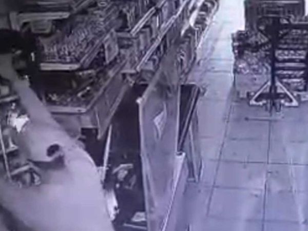 İstanbul Esenyurt'ta market soygunu: Aynı gün içinde iki markete girdi