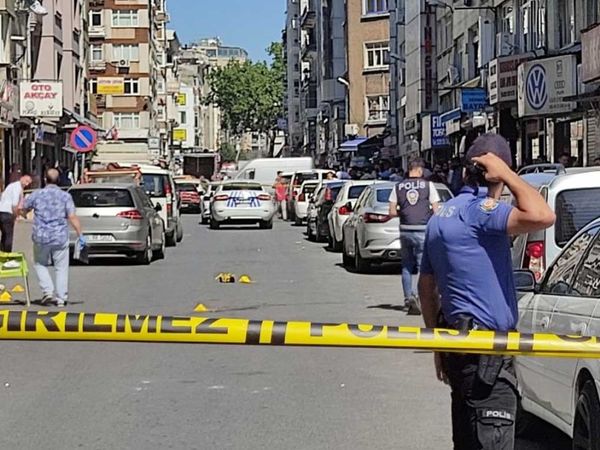 İstanbul Fatih'te 'park etme' kavgası: 1'i ağır 3 kişi yaralandı!