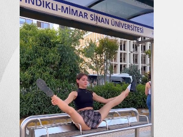 İstanbul Fındıklı tramvay durağında rezil dans