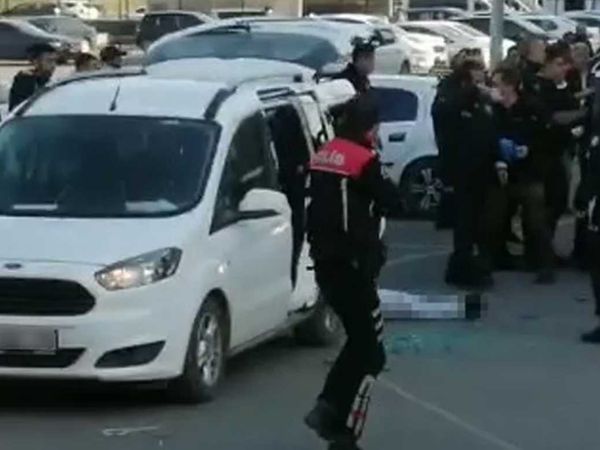 İstanbul Küçükçekmece Adliyesi önünde silahlı kava: 3 ölü, 4 yaralı