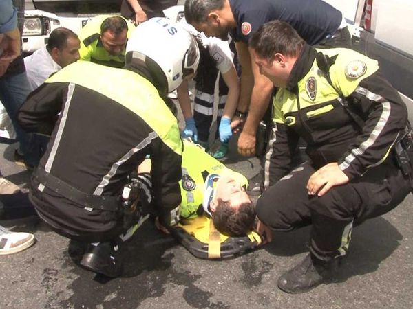 İstanbul Şişli'de akılalmaz olay! Dur uyarısını umursamayan şoför polise çarpıp kaçtı: O anlar kameralara yansıdı