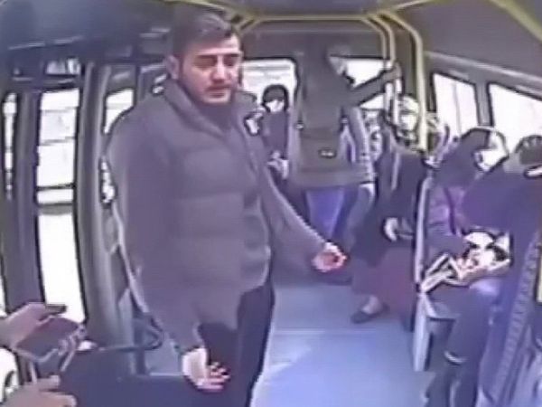 İstanbul Tuzla'da Minibüs Şoförüne Dayak: Aşırı Hız Yaptığı İçin Darp Edildi!