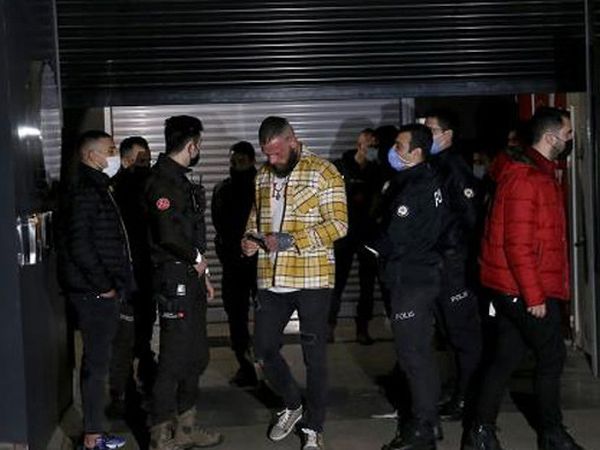 İstanbul'da Eğlence Mekanına Baskın Anları