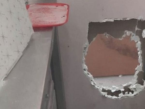 İstanbul'da Fare Gibi Hırsızlık: Duvarı Delip Binlerce Liralık Telefon Çaldılar!