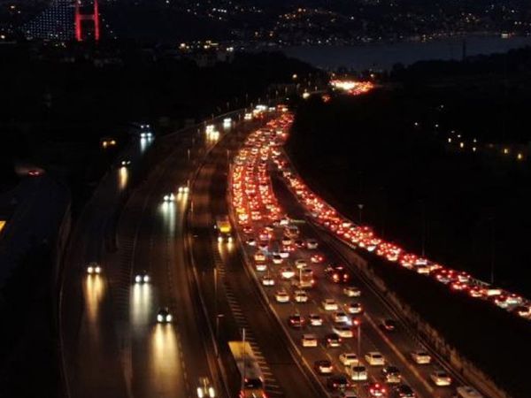 İstanbul'da Haftanın İlk Günü Trafiği