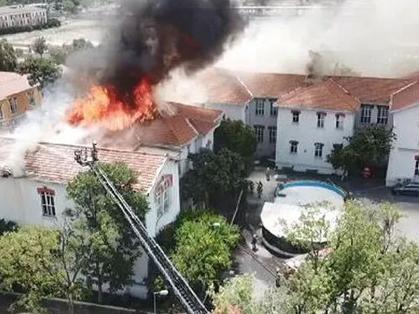 İstanbul'da hastanede yangın