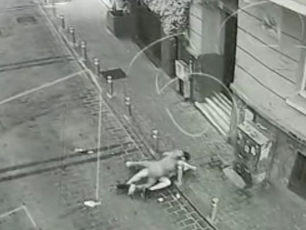 İstanbul'da köpekli gasp kamerada: Pitpulla böyle gasp etiler.
