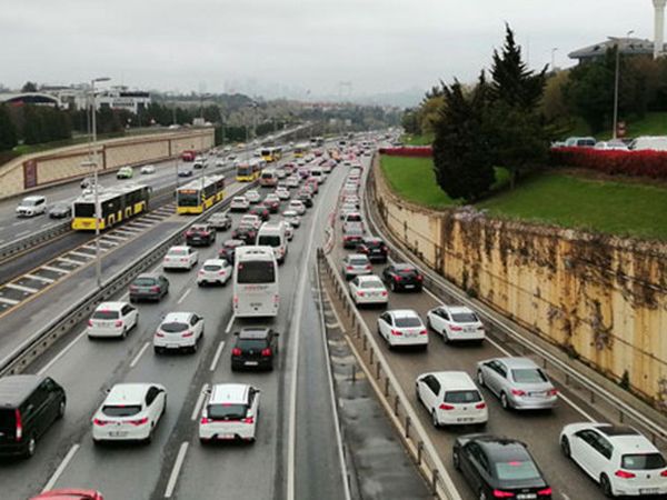 İstanbul’da Köprü Girişlerinde Trafik Yoğunluğu