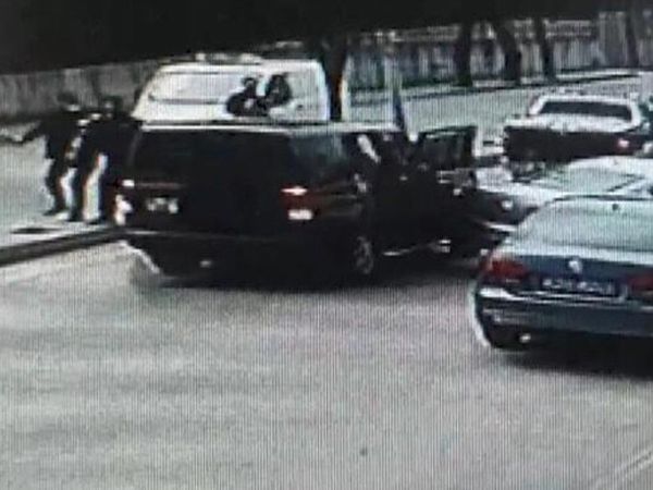 İstanbul’da Lüks Cipe Gündüz Vakti Silahlı Saldırı