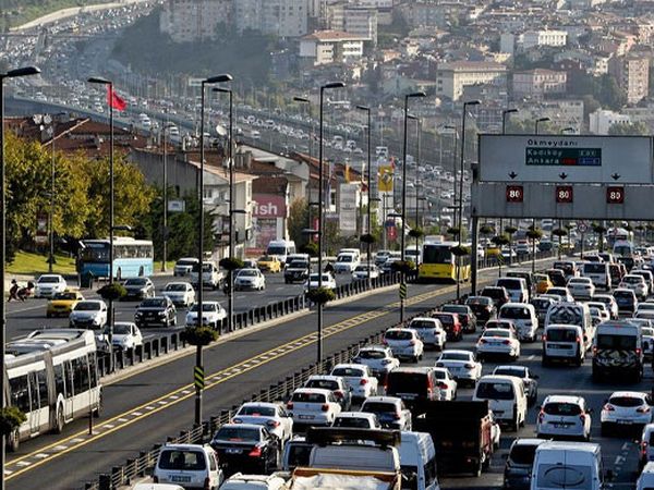 İstanbul'da Trafik Yoğunluğu Yüzde 74'leri Buldu!