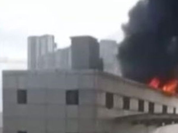 İstanbul'da Yangın: Akaryakıt İstasyonu Alev Aldı!