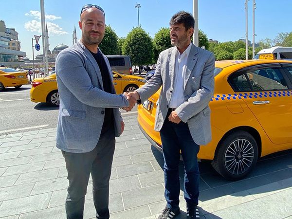 İstanbul'un göbeğinde 25 Mayıs Dünya Etik Günü'nde taksicilere sosyal deney!