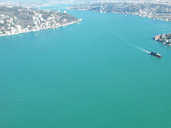 İstanbul'un İncisi Böyle Görüntülendi: Boğaz Turkuaz Rengine Büründü!