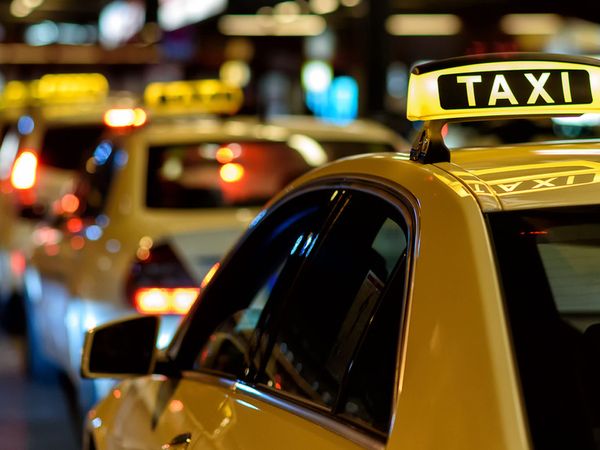 İstanbul'un Taksi Değil Taksici Problemi Var: Turist Kılığına Giren İki Kişi Taksiciler Tarafından Dolandırıldı