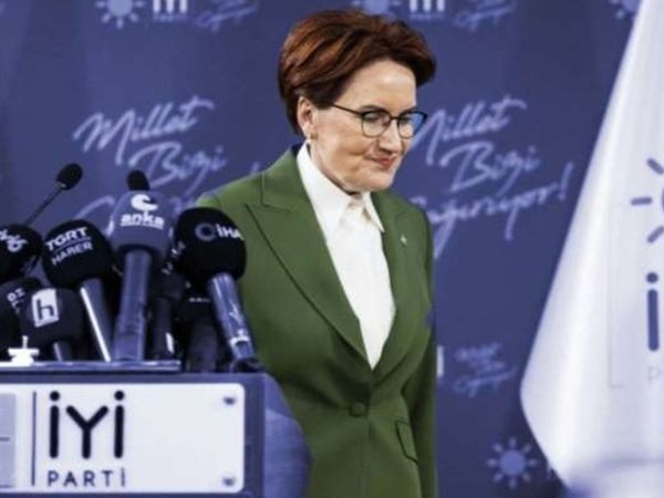 İYİ Parti Ankara İlçe Belediye Başkanları Tanıtım Toplantısı’nda şok kavga! Meral Akşener'in gözleri önünde “İstifa!” sloganı attılar
