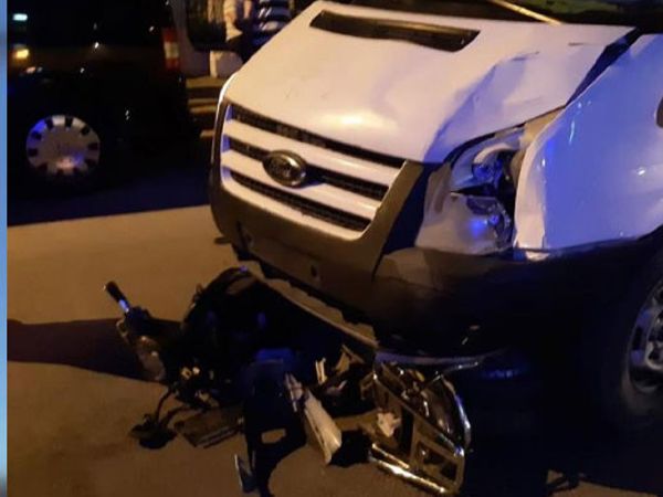 İzmir'de İki Çocuk Kaza Sonrası Yola Savruldu