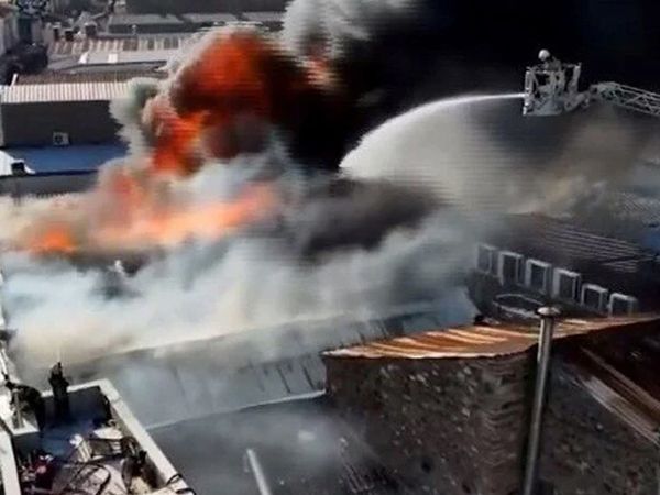 İzmir’de korku dolu anlar: İş merkezinde yangın çıktı