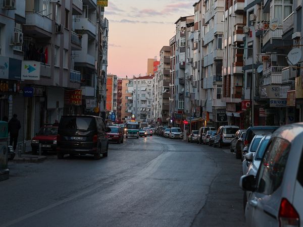 İzmir'de şiddetli deprem