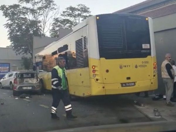 Kadıköy’de katliam gibi kaza: İETT otobüsleri park halindeki araçların üzerine çıktı