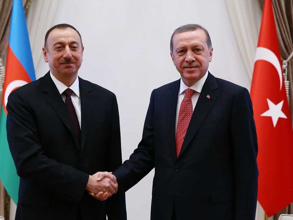 Kadim dost Azerbaycan'dan Türkiye'ye 15 Temmuz özel birlik ve beraberlik mektubu!
