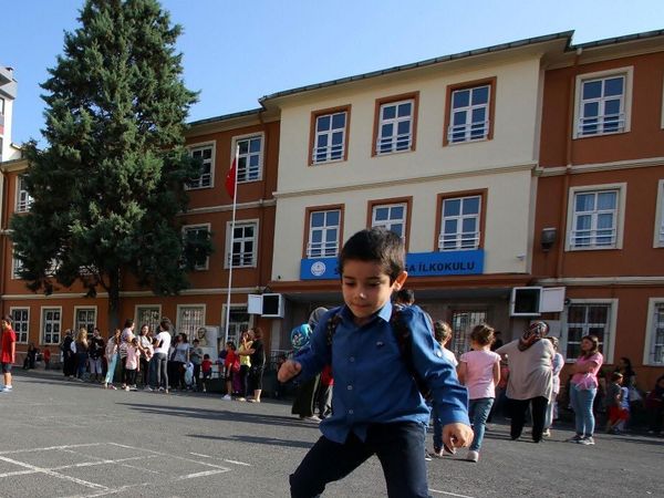 Kahraman Öğretmen Öğrencisinin Hayatını Kurtardı
