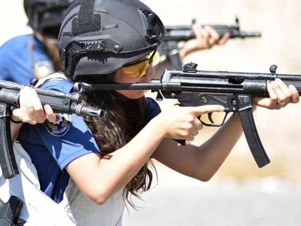 Kayseri'de Başarılı Kadın Polisler, Hedefi Tam 12'den Vuruyor