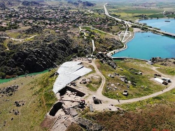 Kırıkkale'de gerçekleşen arkeolojik çalışmalarda binlerce yıllık tarih gün yüzüne çıkmaya devam ediyor!