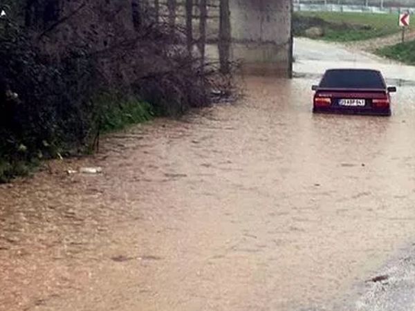 Kırklareli'nde Sağanak Yağış Sele Neden Oldu