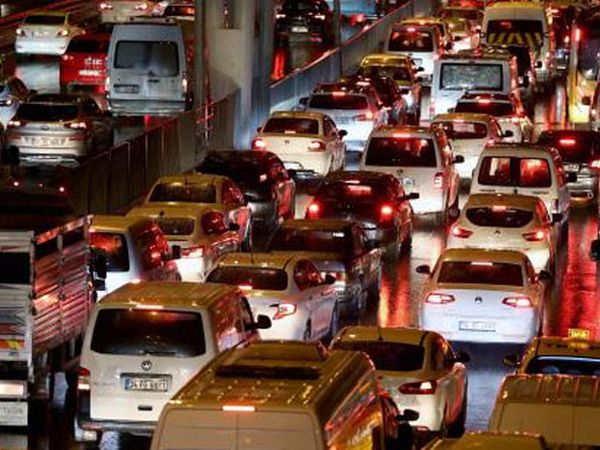 Kısıtlamanın Ardından İstanbul’da Trafik Yoğunluğu