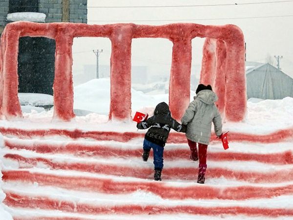 Kızını Ankara'ya Götüremeyen Baba Kardan Anıtkabir Yaptı