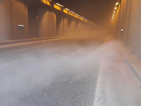 Kocaeli İzmit'te D-100 kara yolu ulaşıma kapandı: Nedeni ise sivrisinek ilacı!