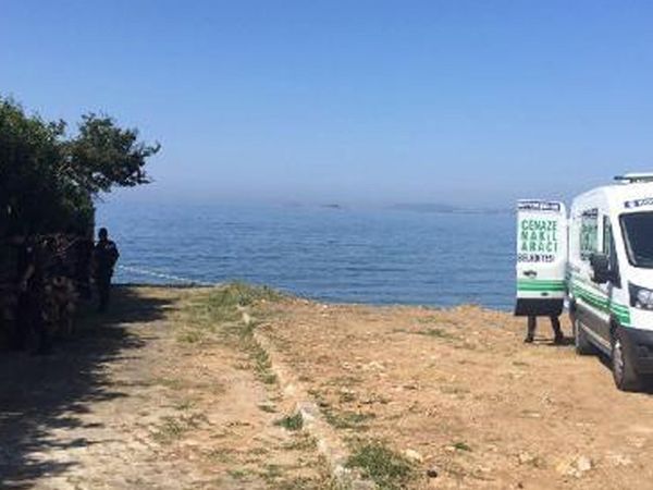Kocaeli  Sahilde El ve Ayakları Bağlı İşkence Görmüş Erkek Cesedi Bulundu