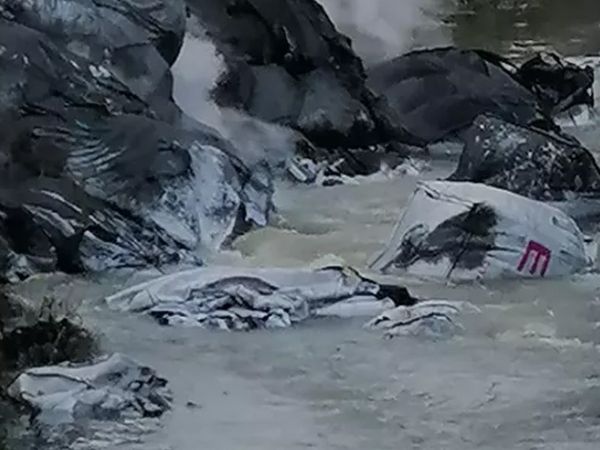 Kocaeli'de korkunç olay! Kimyasal maddeler dereye atıldı Kokusu çevredeki vatandaşları rahatsız etti!