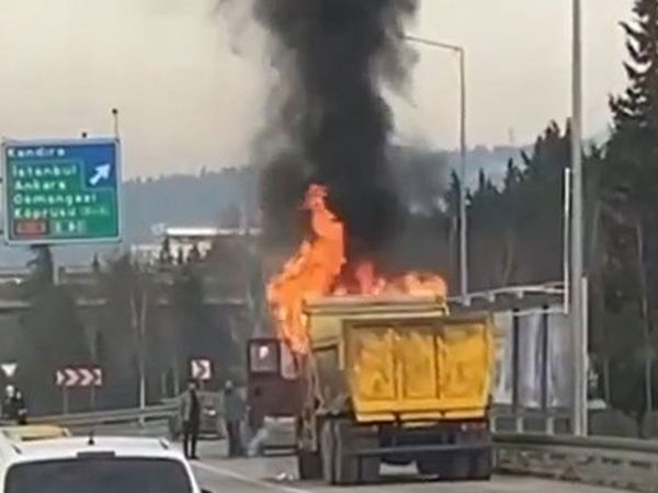 Kocaeli'de korkutan olay: kamyon alev alev yandı!