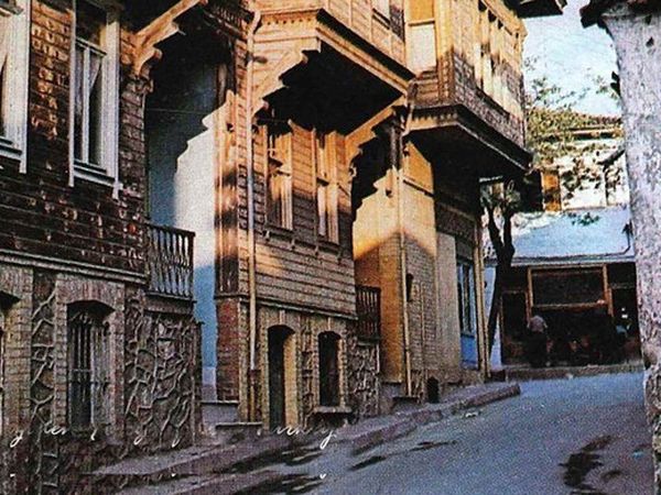 Komşuları Eski Evleri Yüzünden Yaşlı Çifte Güldü, Ancak İçini Görünce Gözlerine İnanamadılar!
