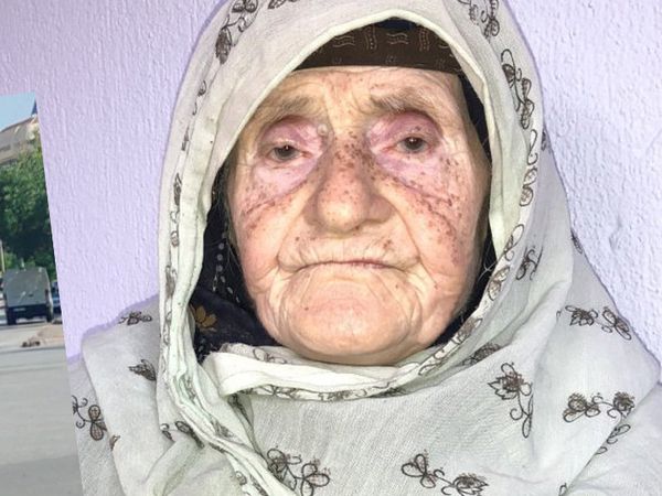 Konya'da Fedakar Polis Karşıya Geçemeye Çalışan 100 Yaşındaki Kadının Yardımına Koştu