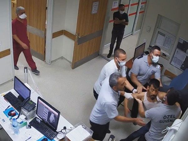 Konya'da Mekan Kavgası Hastaneye Taşındı! Olayda 3 Memur Yaralandı
