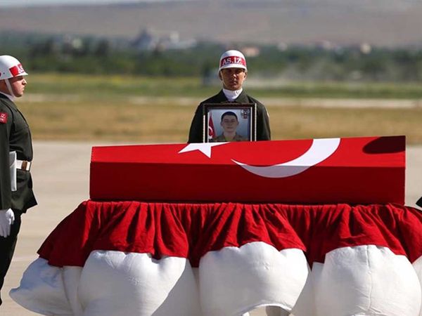 Köprübatı Hudut Karakolu'nda şehit düşen Piyade Er Oktay Salar, törenle memleketine uğurlandı