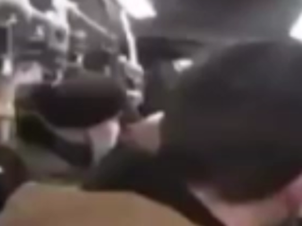 Metrobüste Kavga!