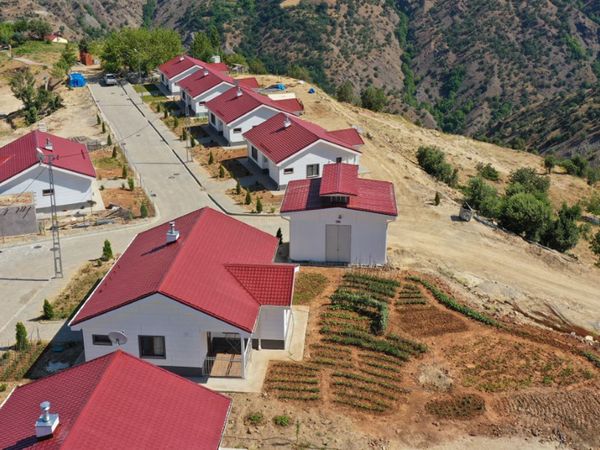 Malatya'da Depremin Kalıntıları Temizleniyor