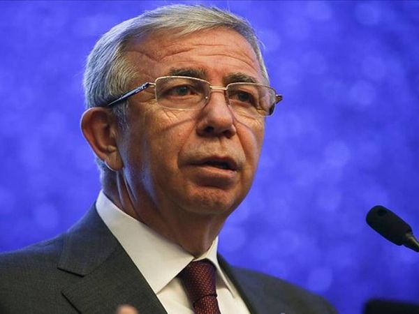Mansur Yavaş kendisine soru soran öğrencileri salondan çıkarrtı