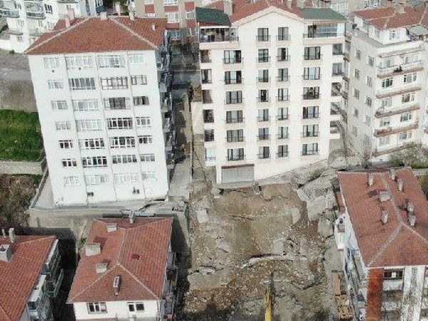 Mansur Yavaş Mağdur Kadının Karşısında Ne Diyeceğini Bilemedi