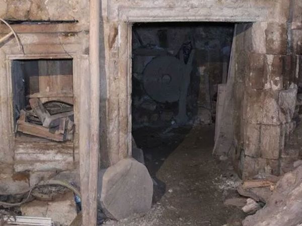 Mardin'de bin 700 yıllık kilisenin satış fiyatı, görenlerin ağzını açık bırakıyor!